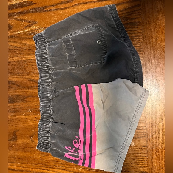 Salt Life shorts - Picture 2 of 3